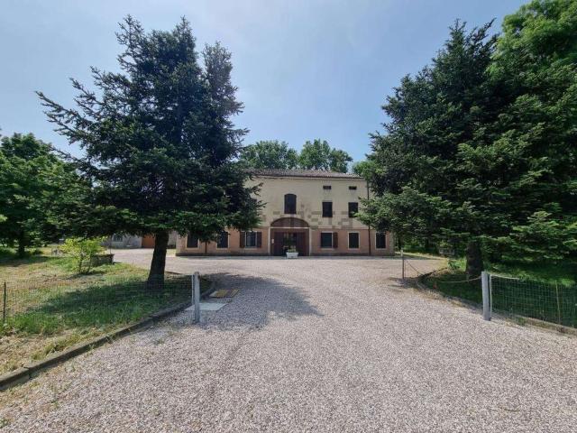 Villetta bifamiliare in vendita di 630 m²