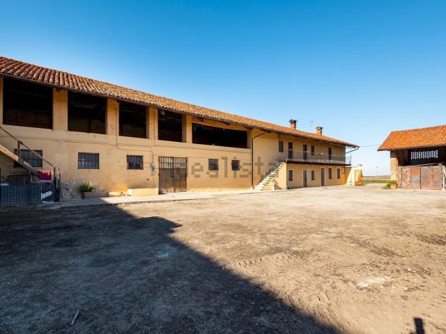 Villetta bifamiliare in vendita di 746 m² in Via Monera, 45