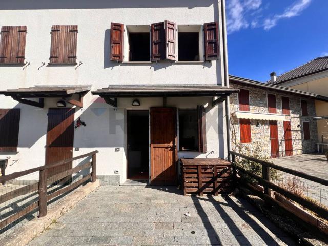 Villetta bifamiliare in vendita di 74 m² in Via Riane, 6