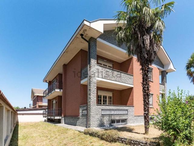 Villetta bifamiliare in vendita di 750 m² in Via Chiappè, 40