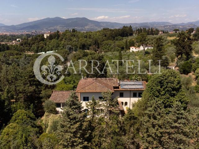 Villetta bifamiliare in vendita di 750 m² in Via di Bellosguardo, 43