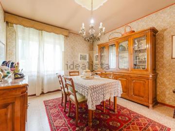 Villetta bifamiliare in vendita di 756 m² in Via Pontemanco