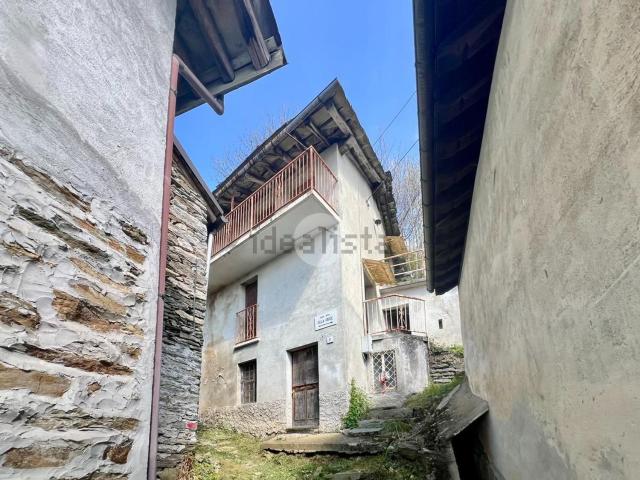 Villetta bifamiliare in vendita di 77 m² in Frazione Cresto, 1001