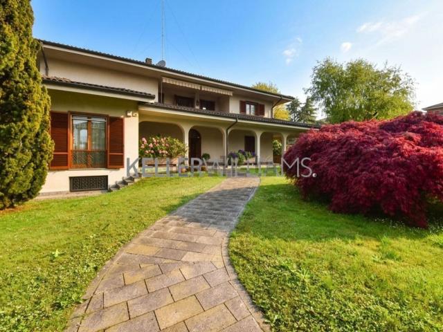 Villetta bifamiliare in vendita di 700 m² in Località Pontesesto