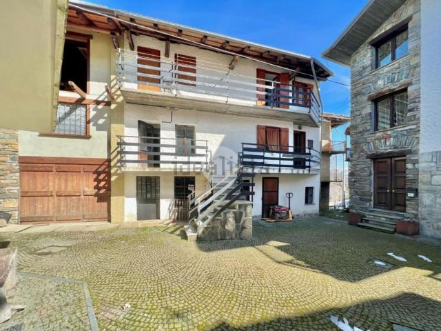 Villetta bifamiliare in vendita di 70 m² in Frazione Aires, 12