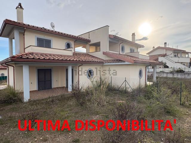 Villetta bifamiliare in vendita di 70 m² in Via Colle Canale, 6