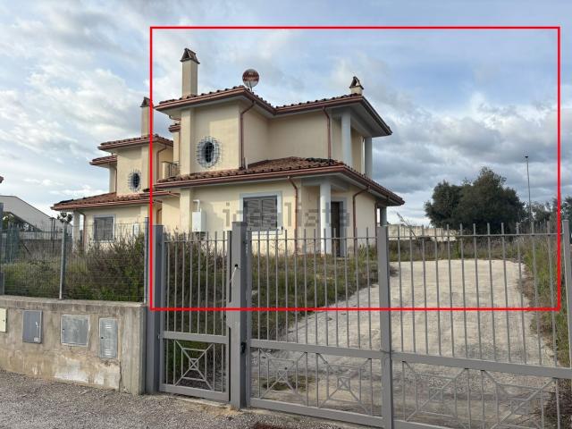 Villetta bifamiliare in vendita di 70 m² in Via Colle Canale, 6