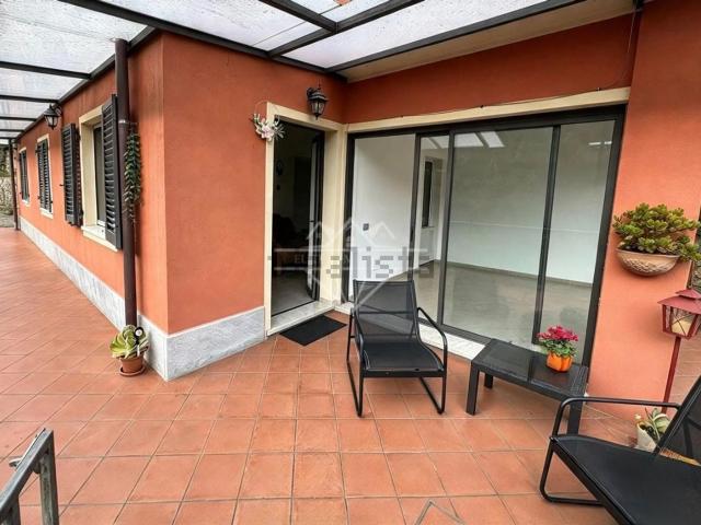 Villetta bifamiliare in vendita di 70 m² in Via Diramazione per Carrara, 40