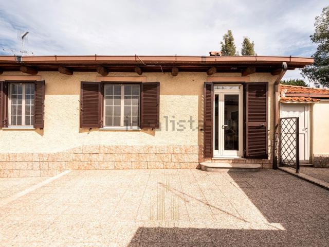 Villetta bifamiliare in vendita di 70 m² in Via Laglio