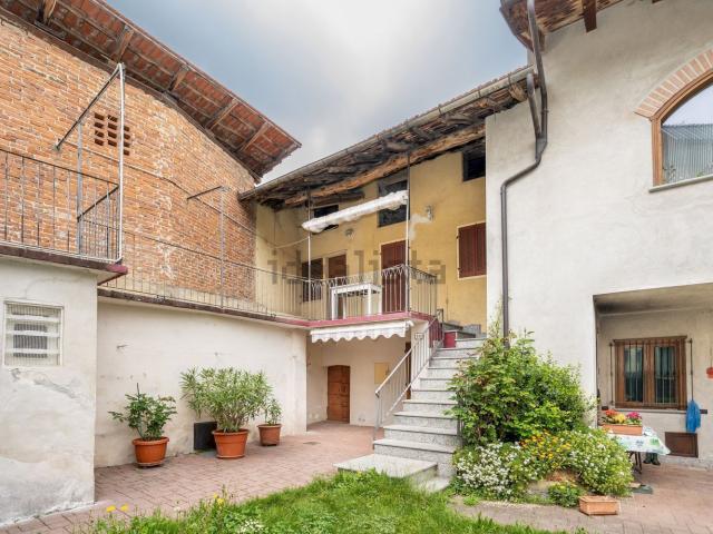 Villetta bifamiliare in vendita di 70 m² in Via Palazzo Comunale