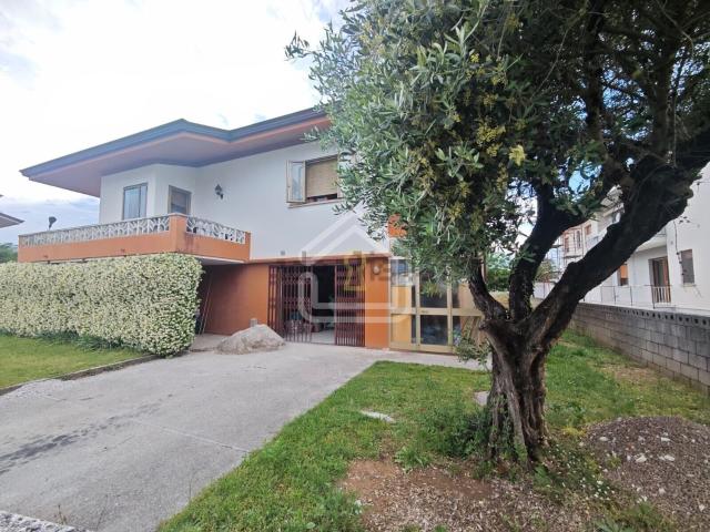 Villetta bifamiliare in vendita di 70 m² in Via Quadrivio, 4