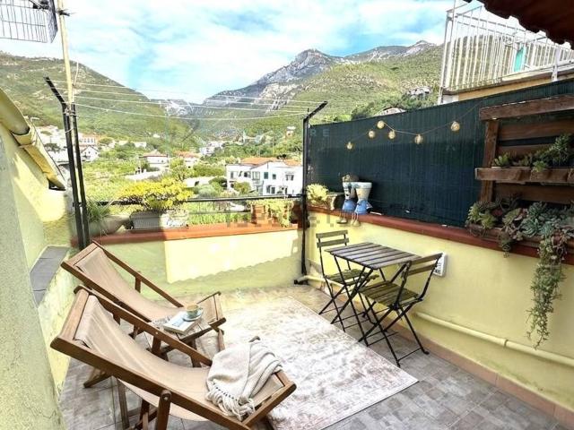 Villetta bifamiliare in vendita di 70 m² in Via Toracco