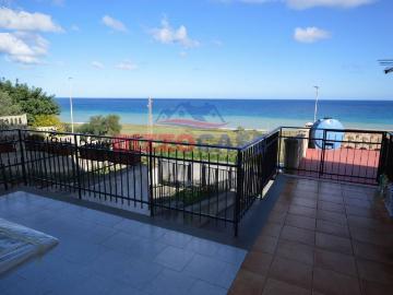 Villetta bifamiliare in vendita di 70 m² in Viale delle Mimose, 13