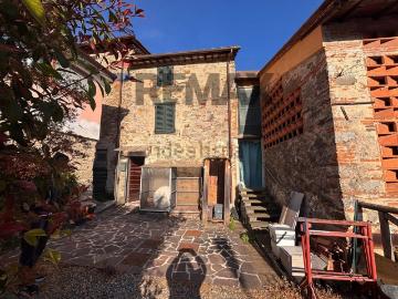 Villetta bifamiliare in vendita di 71 m² in Via di Aquilea, 61