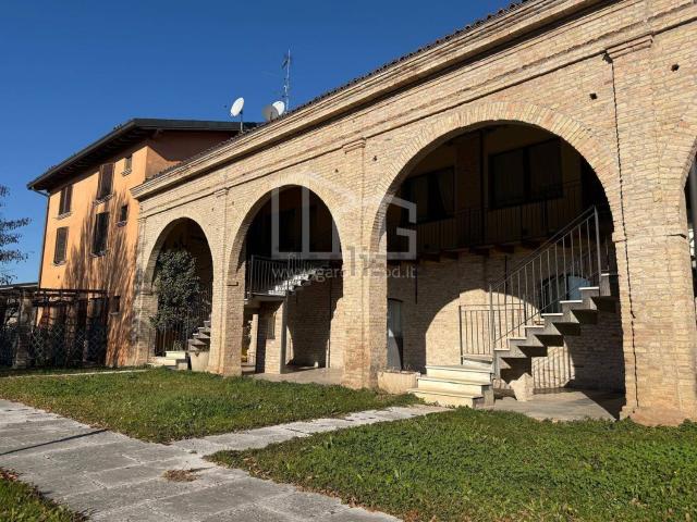 Villetta bifamiliare in vendita di 723 m² in Via Calvisano, 45