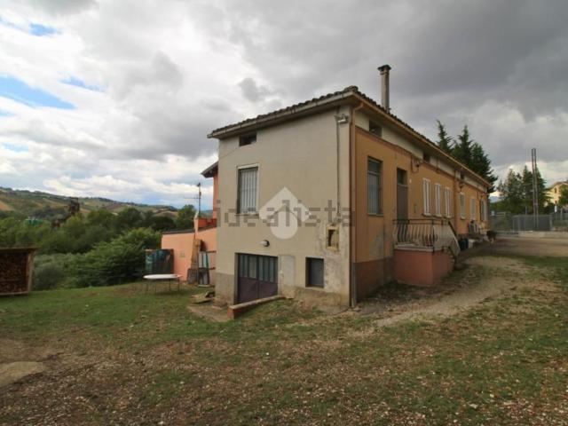 Villetta bifamiliare in vendita di 73 m² in Via Canzanese