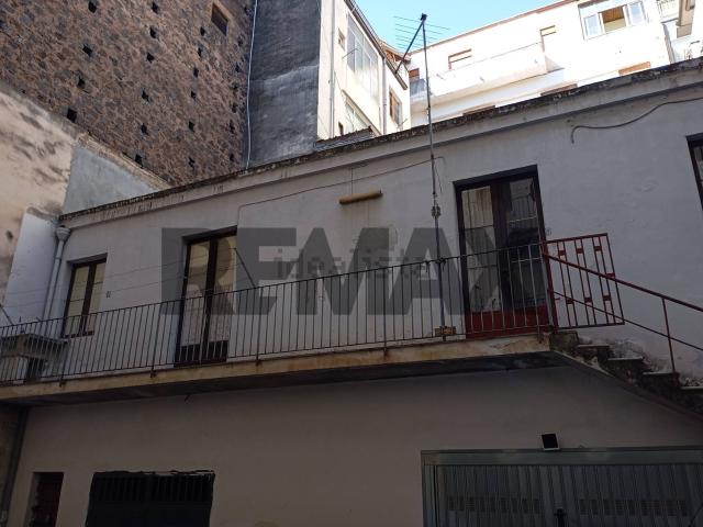 Villetta bifamiliare in vendita di 73 m² in Viale Mario Rapisardi, 37