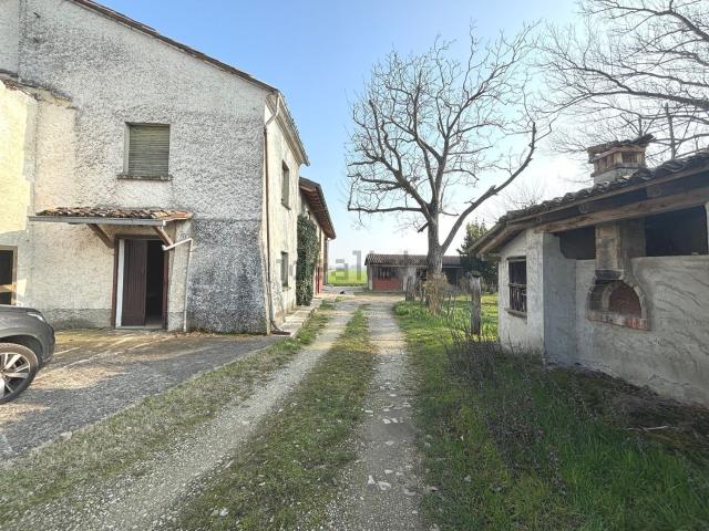 Villetta a schiera in vendita di 85 m² in Frazione Chero, 1