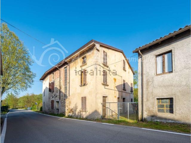 Villetta bifamiliare in vendita di 85 m² in Strada Val Sporzana