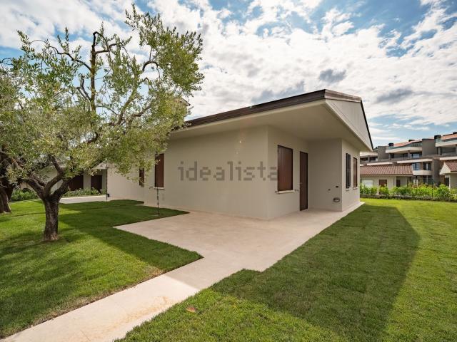 Villetta bifamiliare in vendita di 85 m² in Via Michelangelo, 150