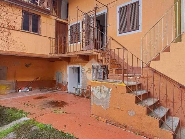 Villetta bifamiliare in vendita di 85 m² in Via Montebello, 5