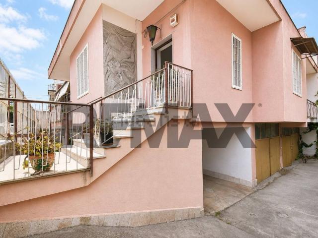 Villetta bifamiliare in vendita di 85 m² in Via Ota, 14