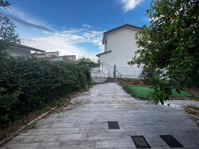 Villetta bifamiliare in vendita di 85 m² in Via Ciro Kitto Bertini