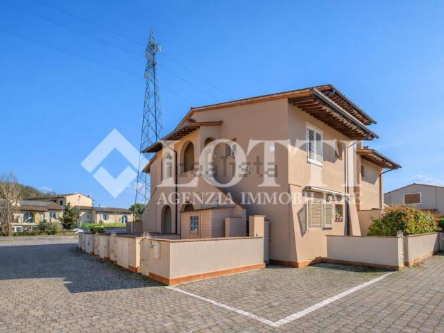 Villetta bifamiliare in vendita di 85 m² in Via Eugenio Montale, 30