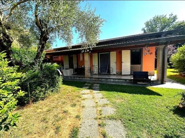 Villetta bifamiliare in vendita di 85 m² in Via Fosso Nuovo, 25