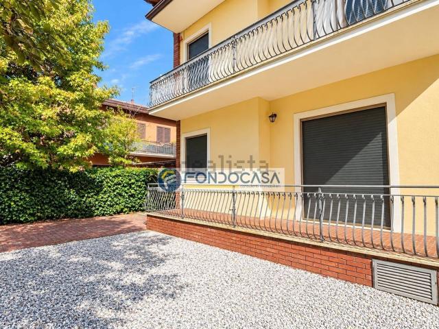 Villetta bifamiliare in vendita di 85 m² in Via G. Donizetti