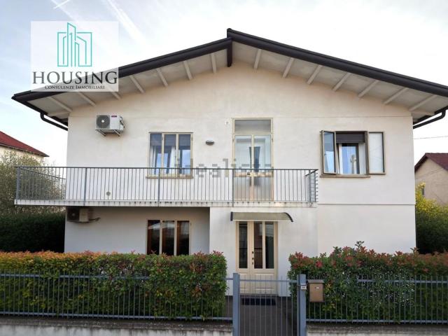 Villetta bifamiliare in vendita di 85 m² in Via Padova