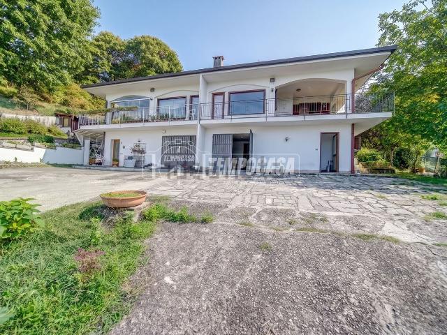 Villetta bifamiliare in vendita di 160 m² in Via Papa Luciani