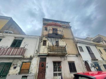 Villetta bifamiliare in vendita di 85 m² in Via Umberto Maddalena, 68