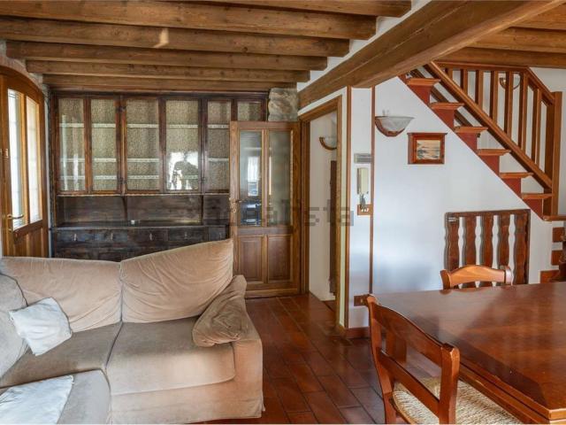 Villetta bifamiliare in vendita di 85 m² in Via Vittorio Veneto, 12