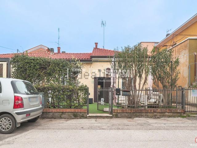 Villetta bifamiliare in vendita di 85 m² in Viale Isonzo
