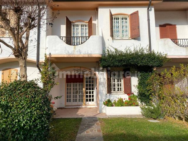 Villetta bifamiliare in vendita di 86 m² in Via Burano, 179