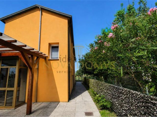 Villetta bifamiliare in vendita di 87 m² in Via Antonio Cantele
