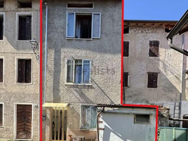 Villetta bifamiliare in vendita di 87 m² in Via Borghi