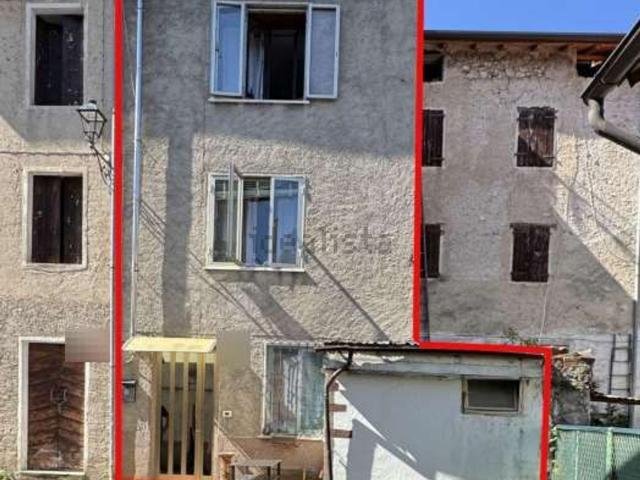 Villetta bifamiliare in vendita di 88 m² in Via Borghi