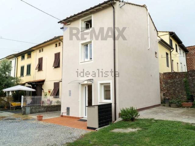 Villetta bifamiliare in vendita di 88 m² in Via della Chiesa di Toringo, 10