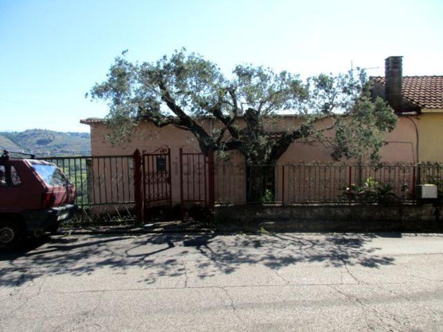Villetta bifamiliare in vendita di 89 m² in Via Scrima