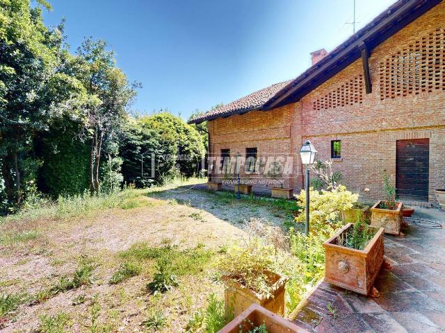 Villetta bifamiliare in vendita di 800 m² in Via Villa Lovera, 11