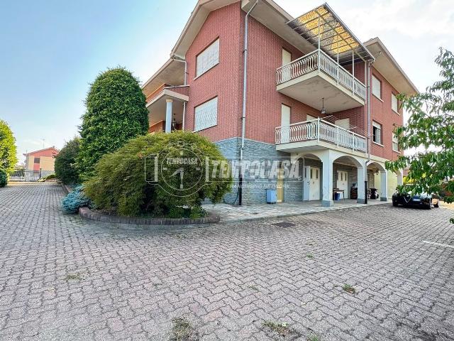 Villetta bifamiliare in vendita di 800 m² in Via Fiano, 14