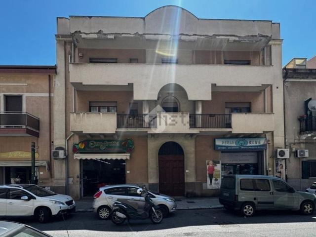 Villetta bifamiliare in vendita di 800 m² in Via Santa Caterina d&apos Alessandria, 77