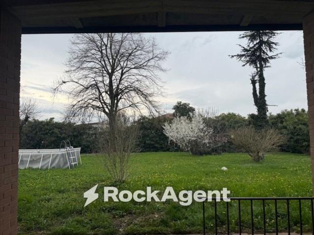 Villetta bifamiliare in vendita di 800 m²