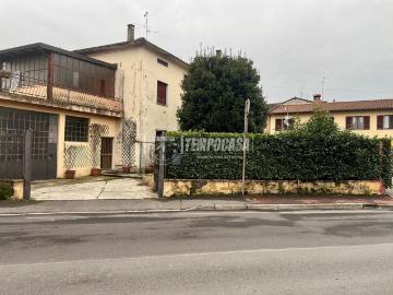 Villetta bifamiliare in vendita di 800 m²