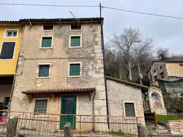 Villetta bifamiliare in vendita di 80 m² in Contrada Colpi, 16