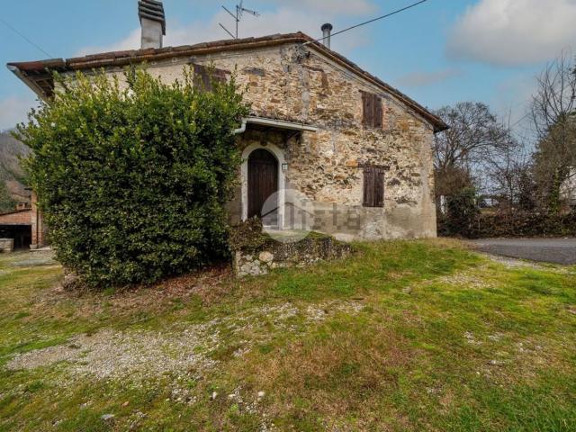 Villetta bifamiliare in vendita di 80 m² in Strada Pero Berzino, 6