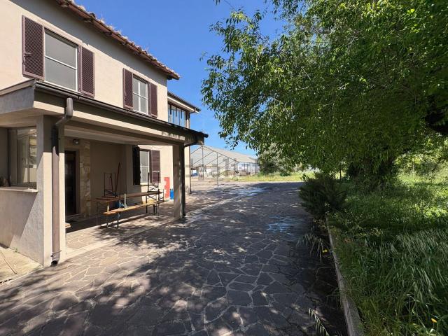 Villetta bifamiliare in vendita di 80 m² in Strada SS 148