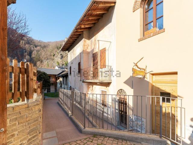 Villetta bifamiliare in vendita di 80 m² in Via Bedale